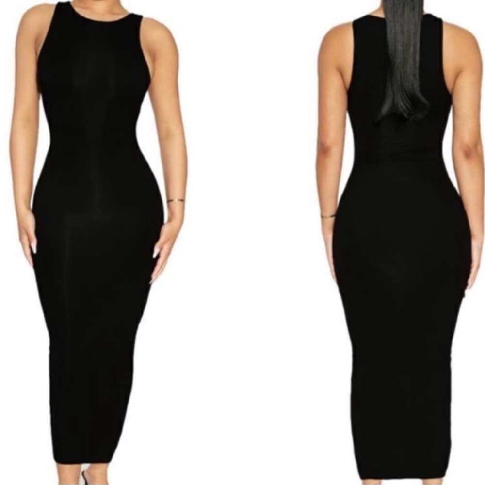 Naked wardrobe Black maxi